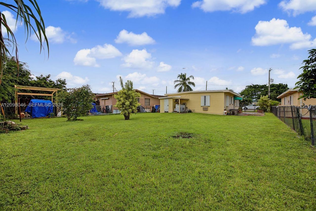 7248 NW 3rd St , Miami, FL 33126 Photo