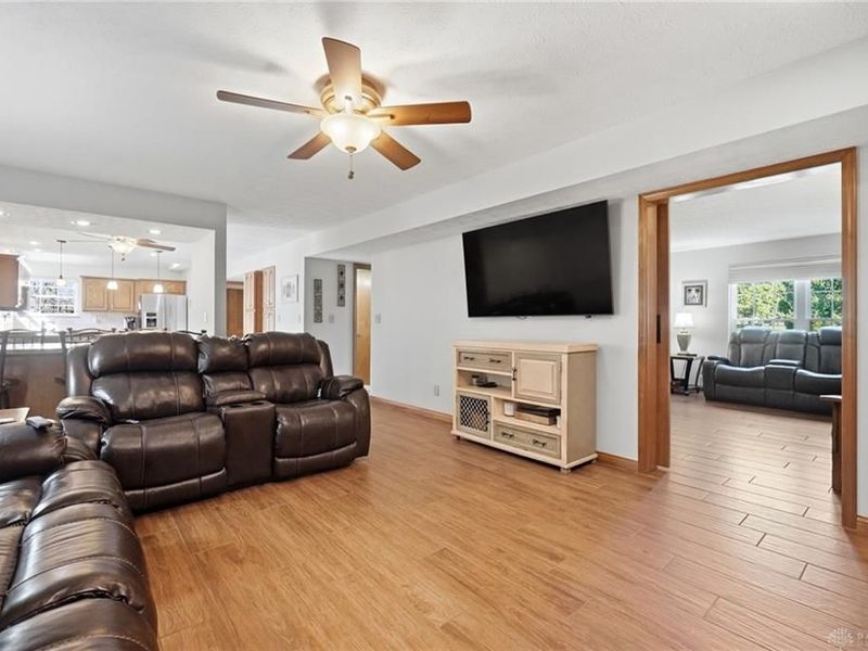 10525 Frederick Pike, Vandalia, OH 45377 Photo 19