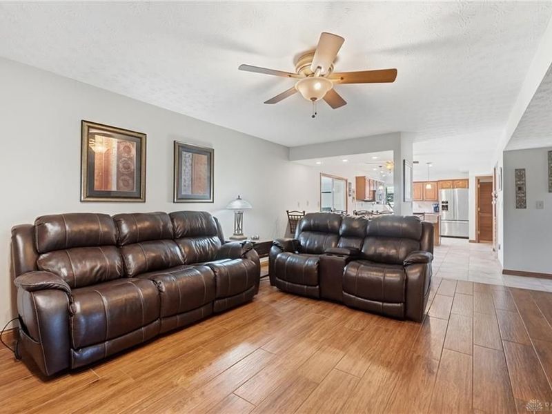 10525 Frederick Pike, Vandalia, OH 45377 Photo 20