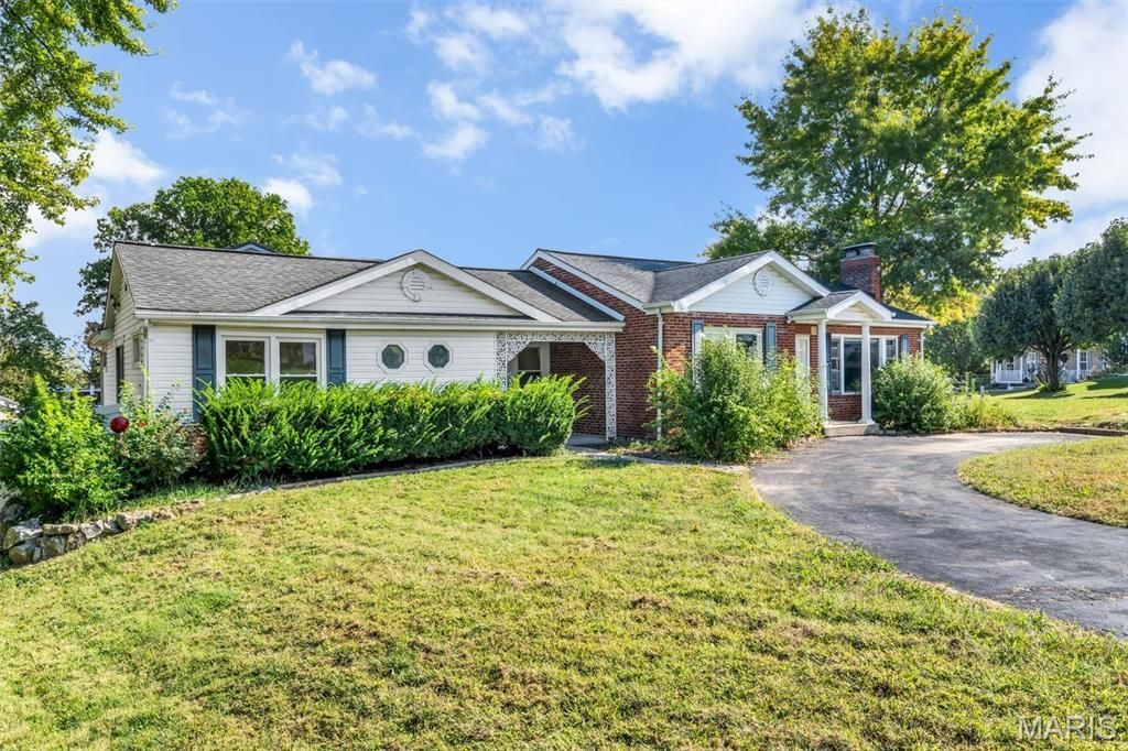 9920 Wolff Drive, Saint Louis, MO 63123 Main Photo