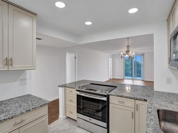 5700 NW 2ND Avenue, Unit 408, Boca Raton, FL 33487