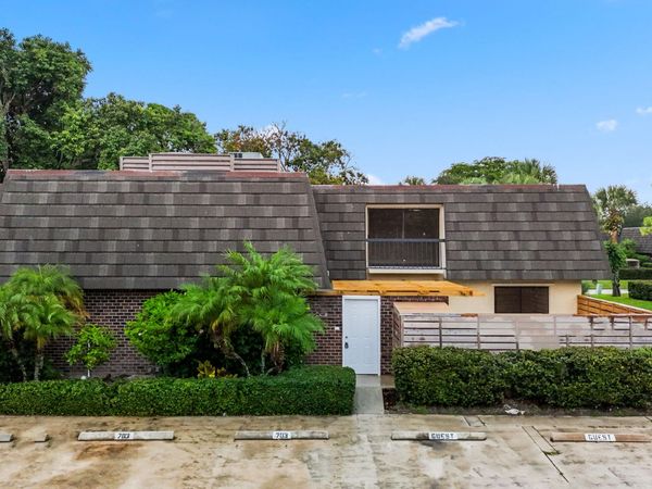 703 7th Terrace, Palm Beach Gardens, FL 33418