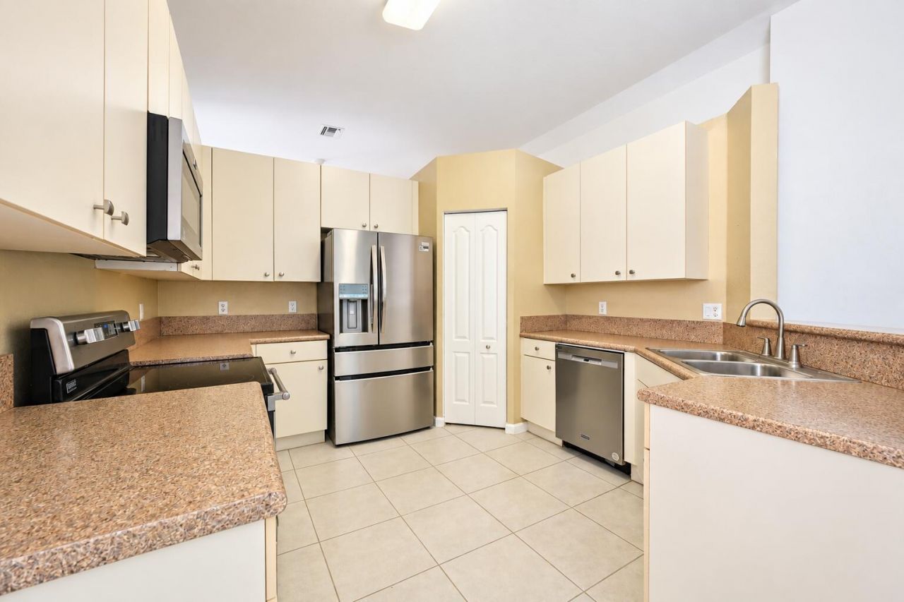 6128 Spring Lake Terrace, Fort Pierce, FL 34951 Photo