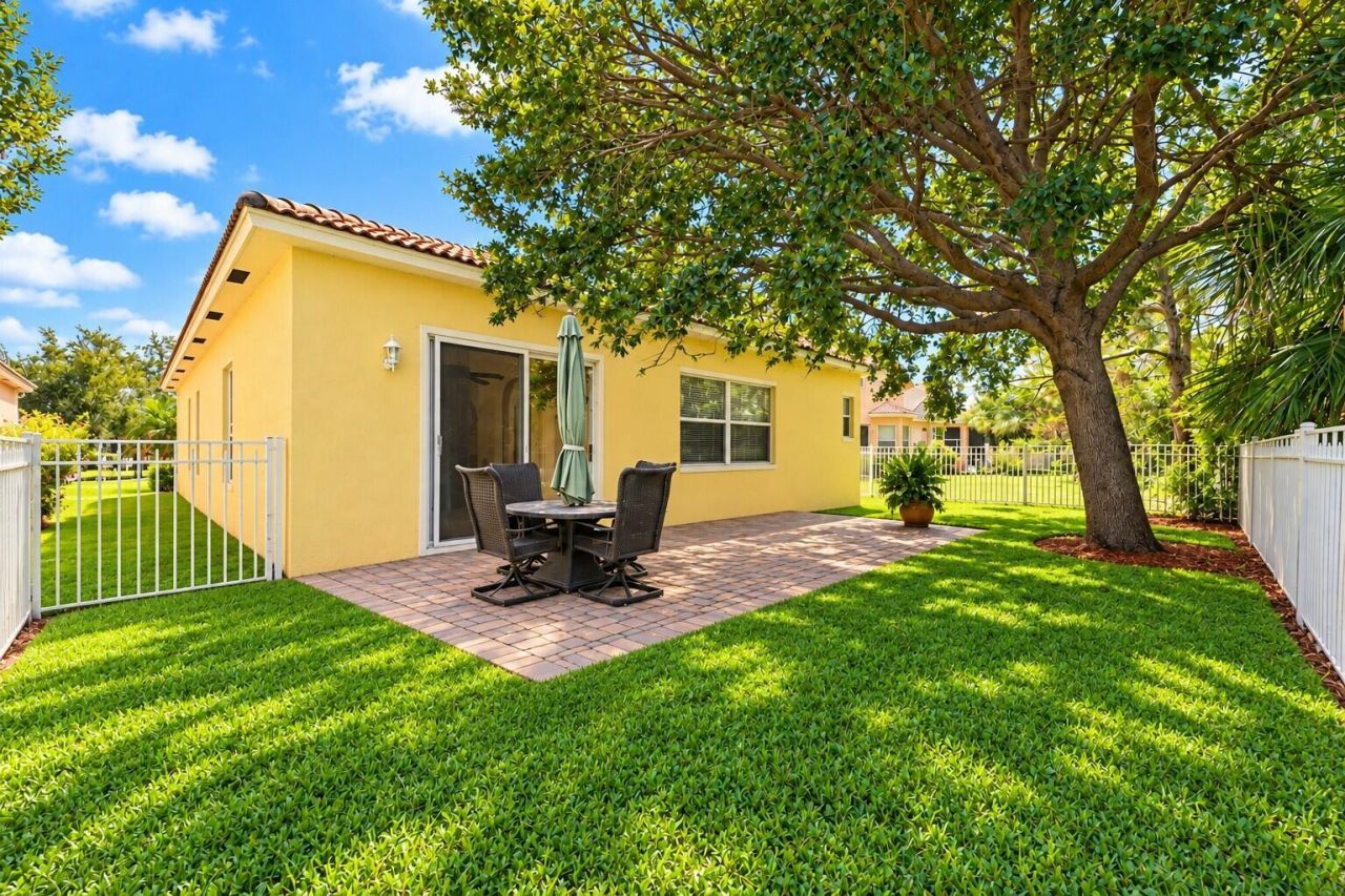 6128 Spring Lake Terrace, Fort Pierce, FL 34951 Photo
