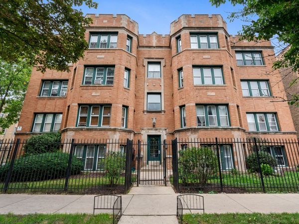 6304 N Claremont Avenue , Unit 2, Chicago, IL 60659