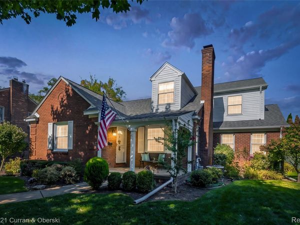 1438 Hawthorne Road, Grosse Pointe Woods, Mi 48236