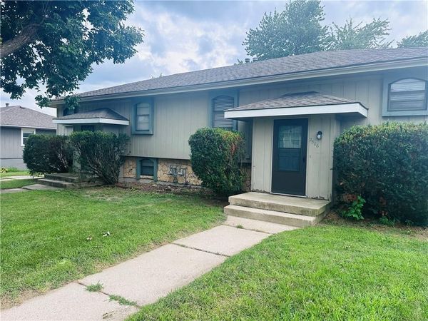 2504 SW Jackson Street, Blue Springs, MO 64015