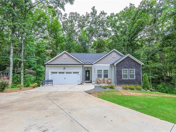 2033 Lakeview Parkway , Villa Rica, GA 30180