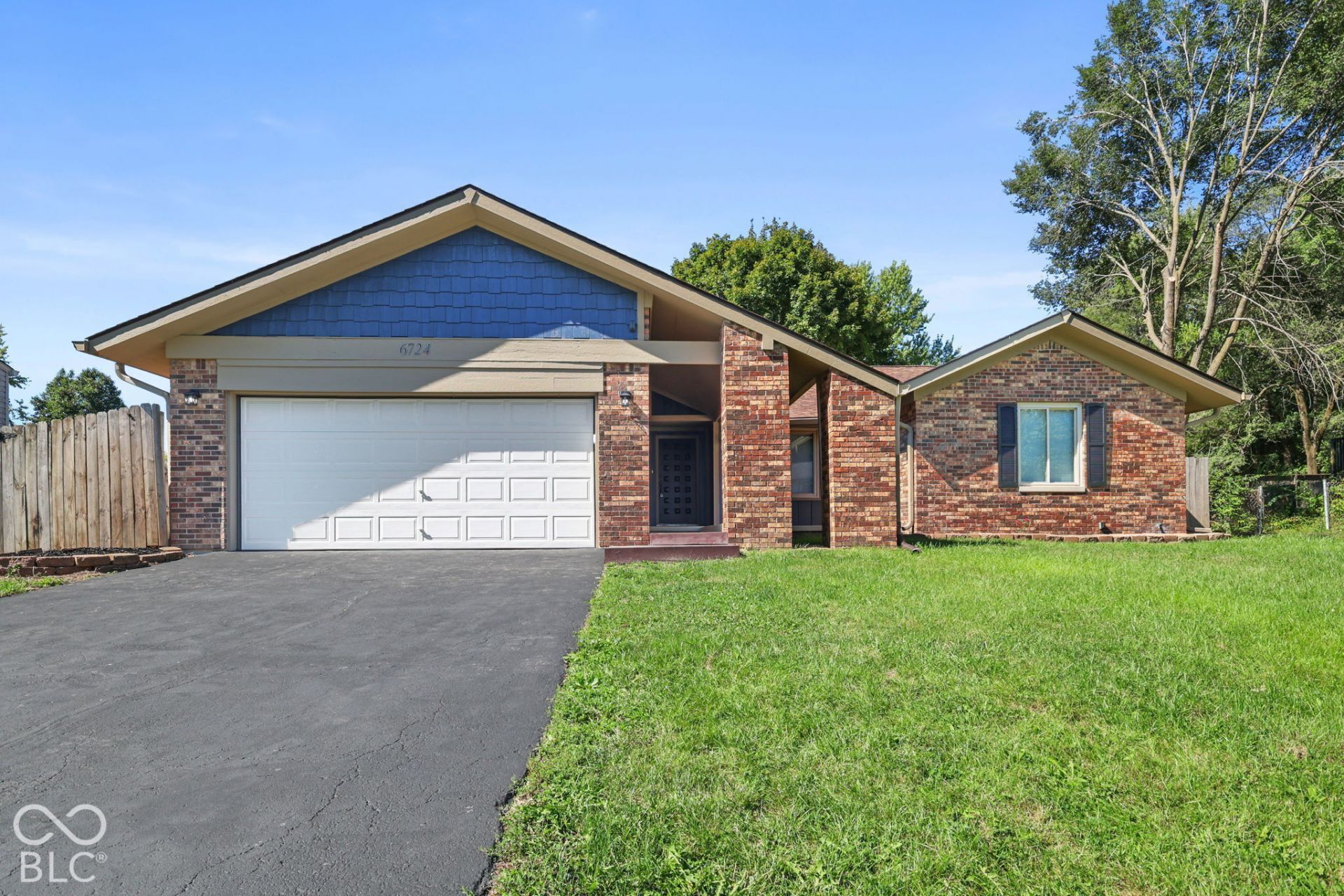 6724 S Lawndale Avenue, Indianapolis, IN 46221 Main Photo