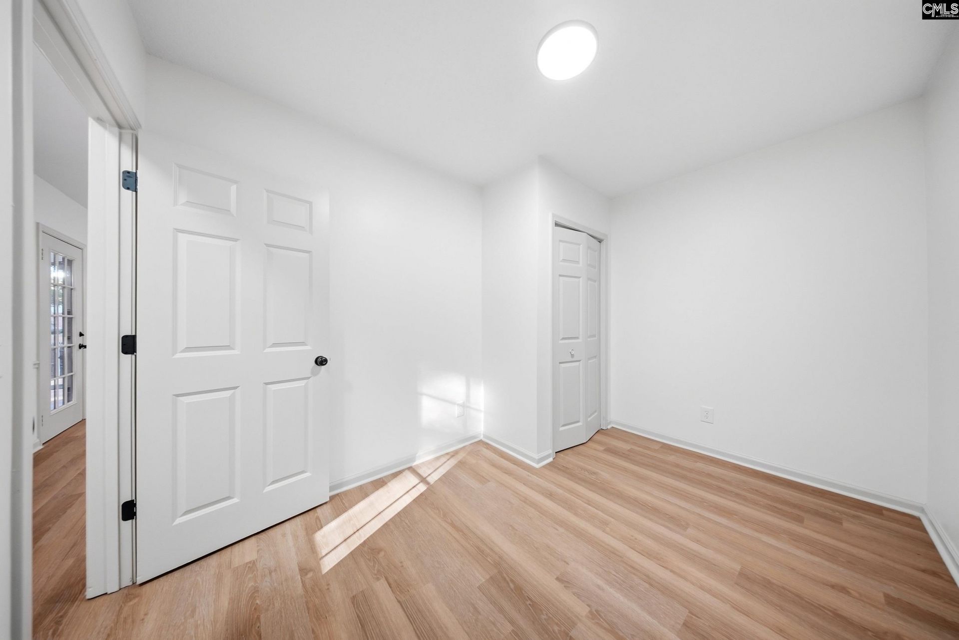 725a Cambridge Lane Photo 12