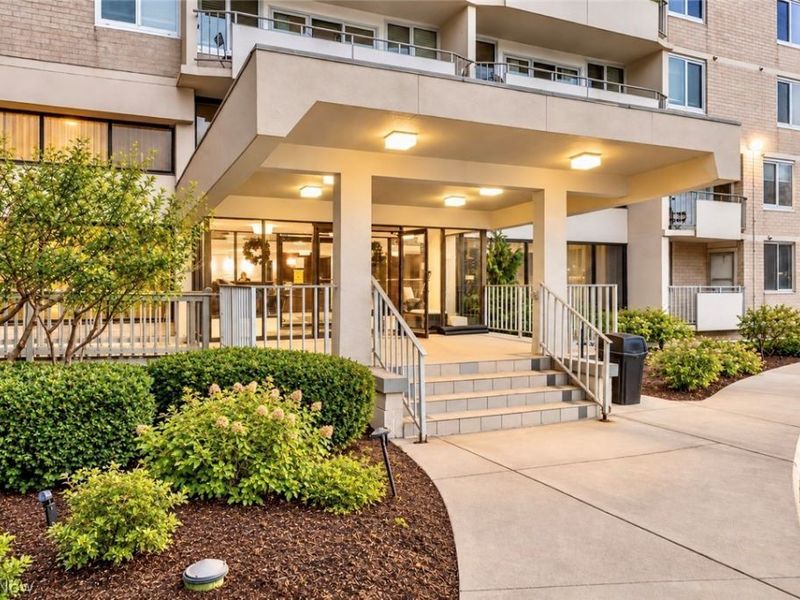 12900 Lake Avenue, Unit 216, Lakewood, OH 44107 Photo 35