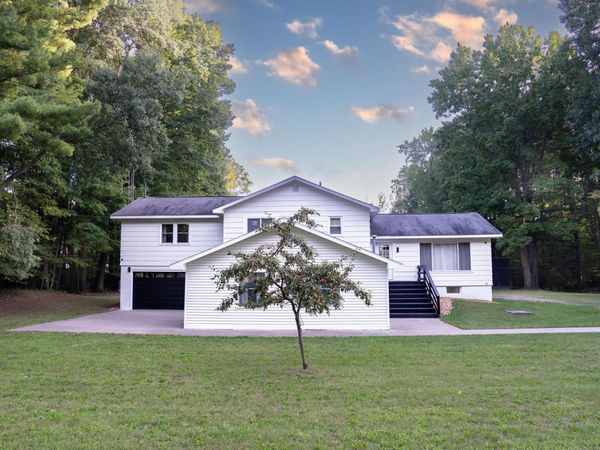 1859 W Hansen Road, Scottville, MI 49454