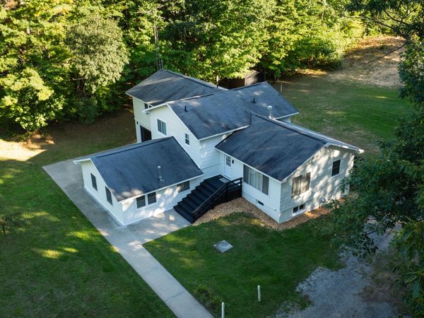 1859 W Hansen Road, Scottville, MI 49454