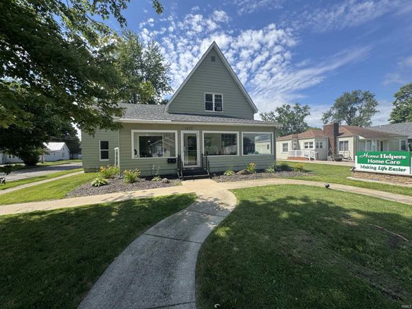 1422 E Center Street, Warsaw, IN 46580