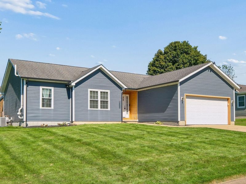 572 Wildflower Drive, Newark, OH 43055 Photo 2
