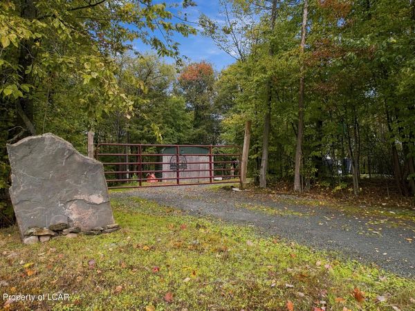 2600 Belmont Tpke, Uniondale, PA 18470