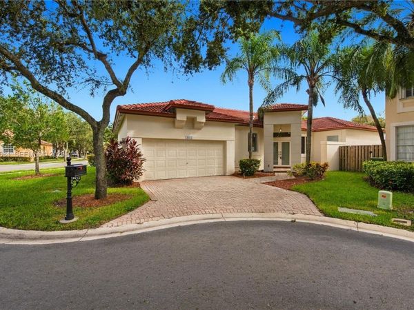 16012 Opal Creek Dr , Weston, FL 33331