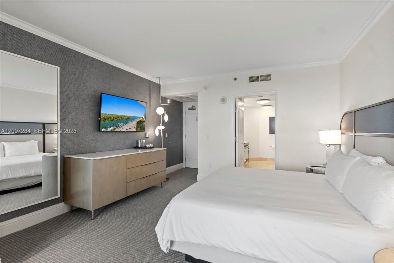 4401 Collins Ave , Unit 1017, Miami Beach, FL 33140 Photo