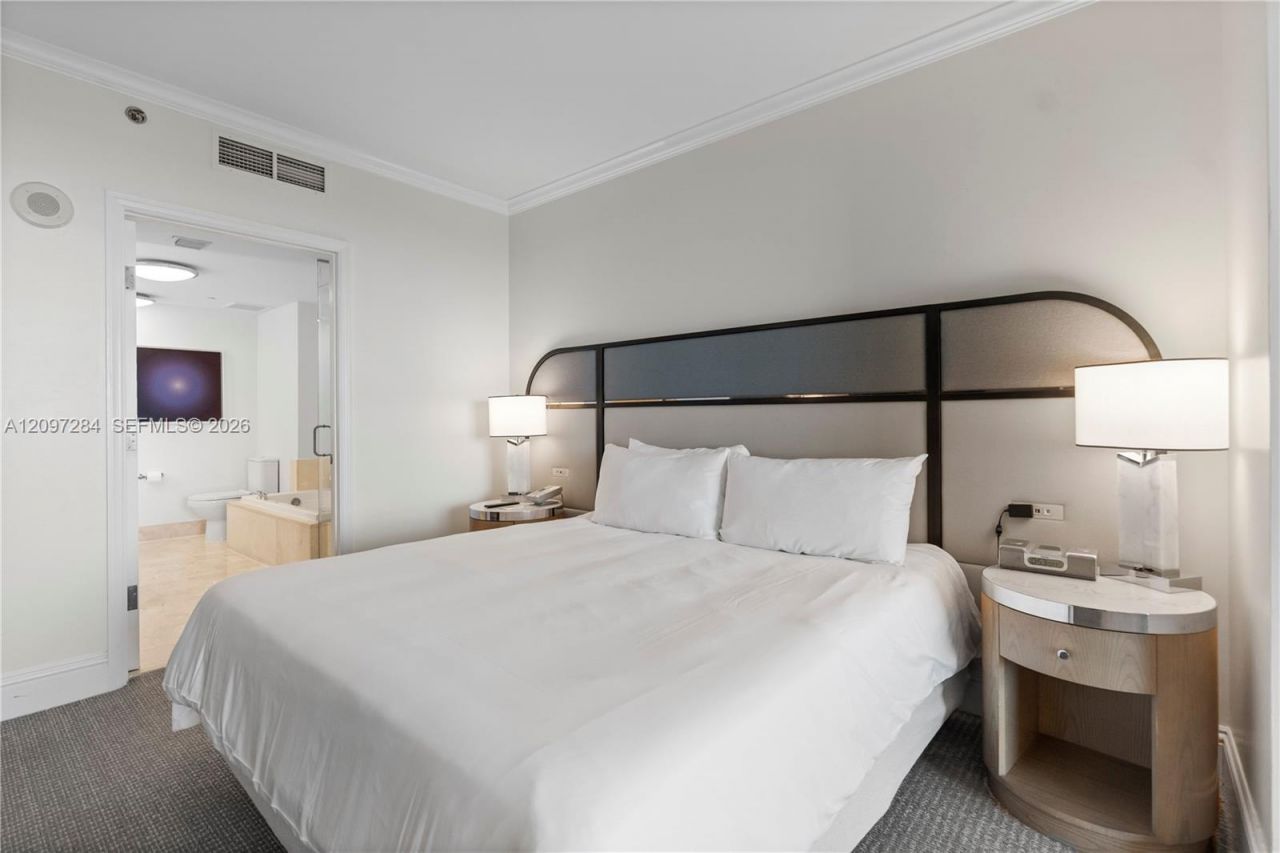 4401 Collins Ave , Unit 1017, Miami Beach, FL 33140 Photo