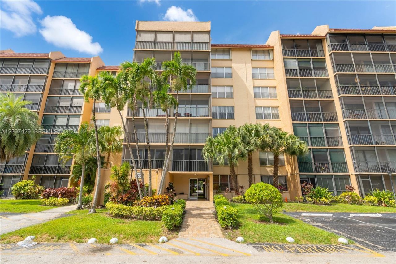 3821 Environ Blvd, Unit 502, Lauderhill, FL 33319 Photo