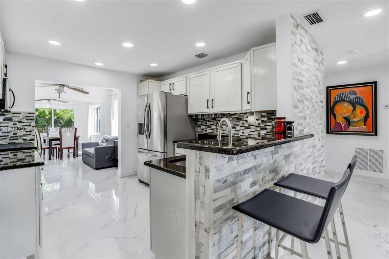 6771 Harding St , Hollywood, FL 33024 Photo