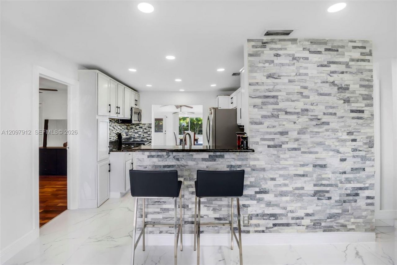 6771 Harding St , Hollywood, FL 33024 Photo