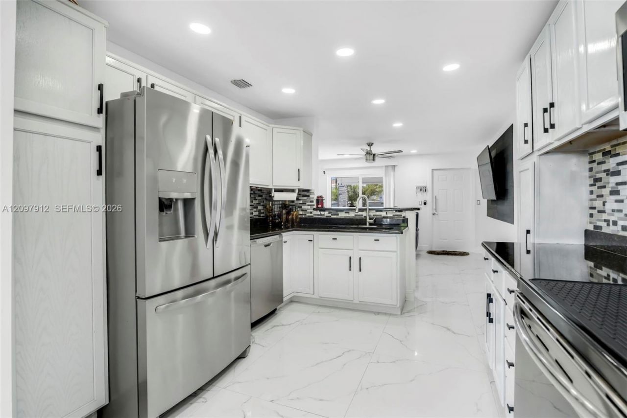 6771 Harding St , Hollywood, FL 33024 Photo
