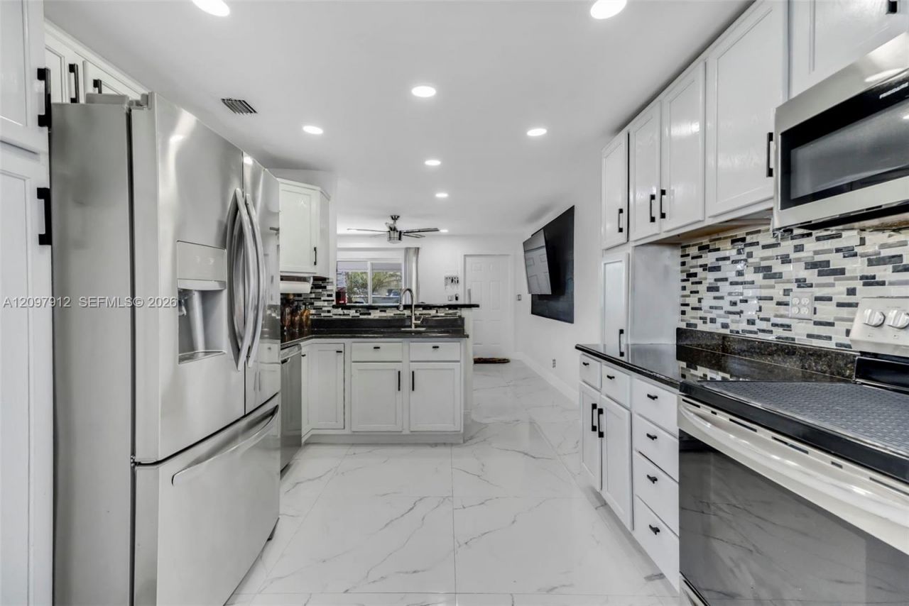 6771 Harding St , Hollywood, FL 33024 Photo