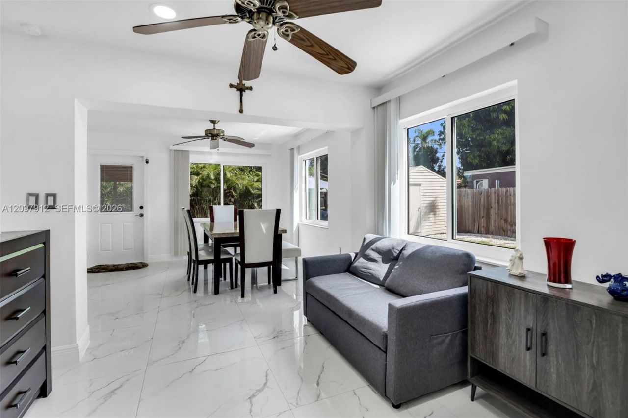 6771 Harding St , Hollywood, FL 33024 Photo