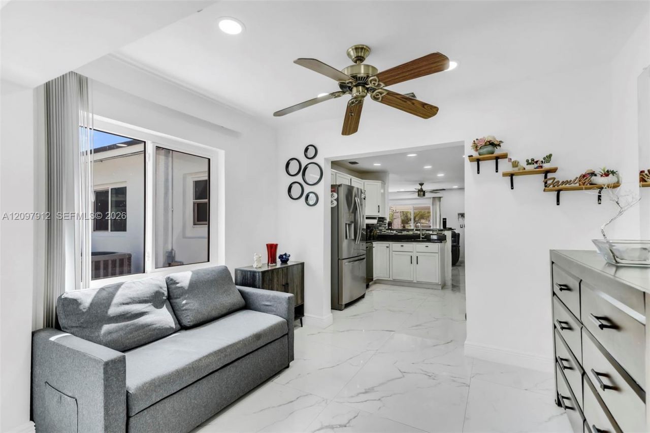 6771 Harding St , Hollywood, FL 33024 Photo