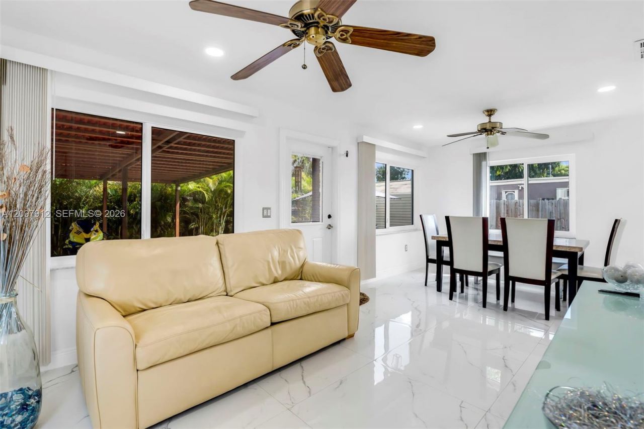 6771 Harding St , Hollywood, FL 33024 Photo