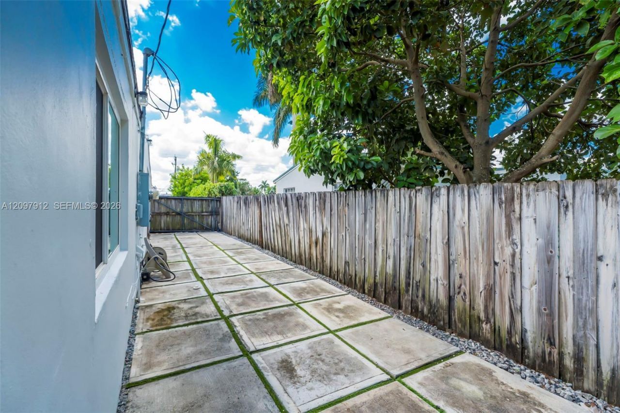 6771 Harding St , Hollywood, FL 33024 Photo