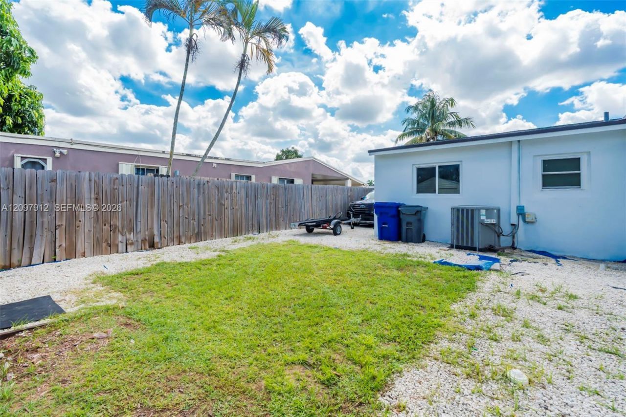6771 Harding St , Hollywood, FL 33024 Photo