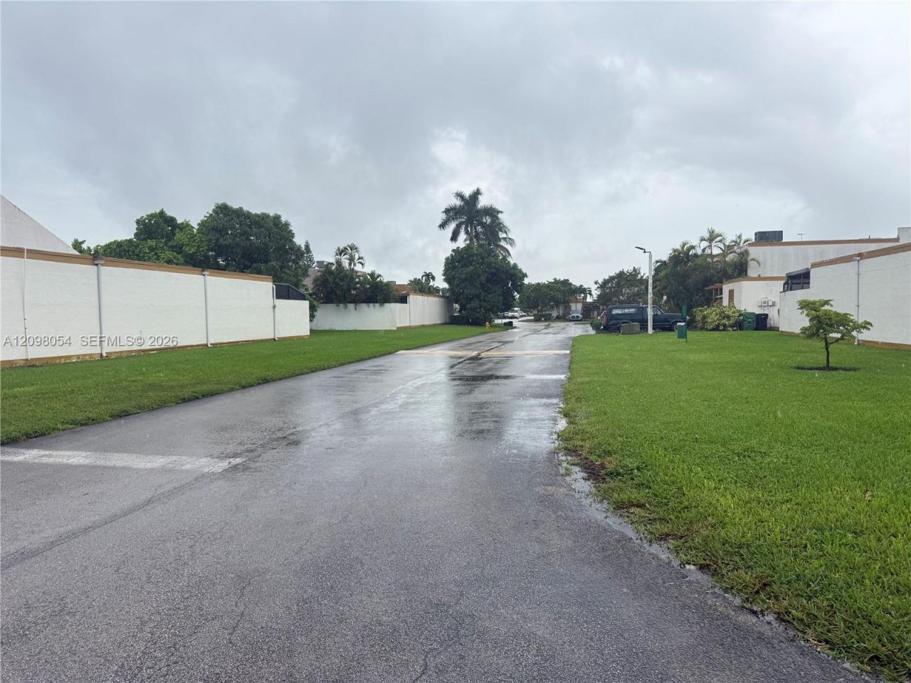 13185 SW 9th Ln, Miami, FL 33184 Photo