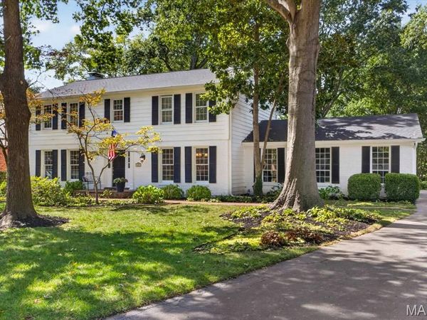 679 Golfview Drive, Ballwin, MO 63011