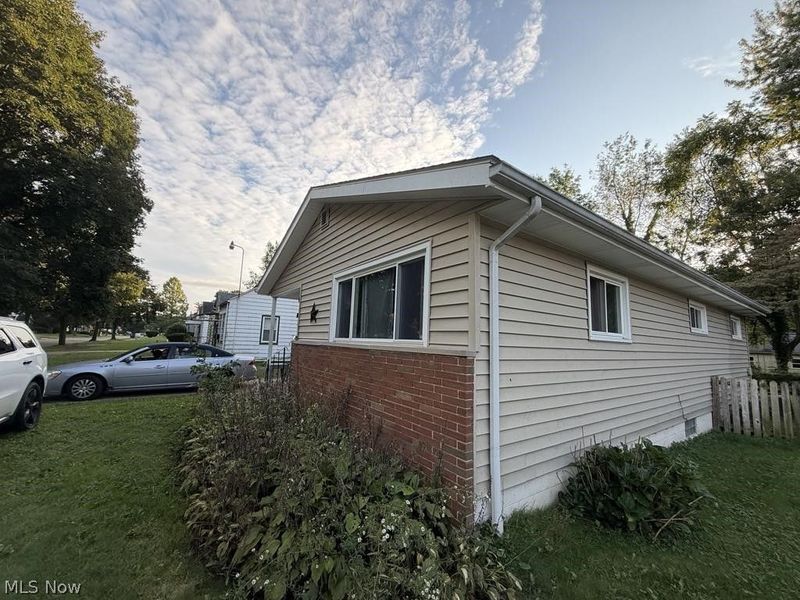 788 Valdes Avenue, Akron, OH 44320 Photo 3