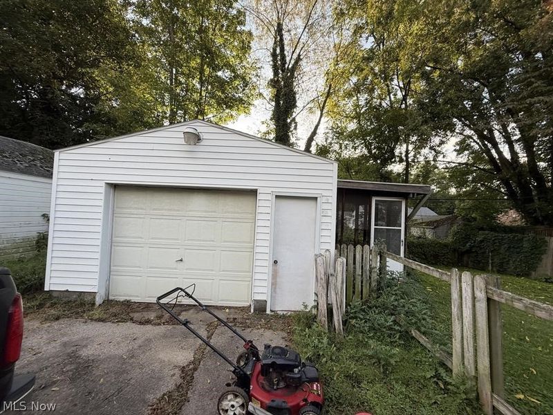 788 Valdes Avenue, Akron, OH 44320 Photo 4