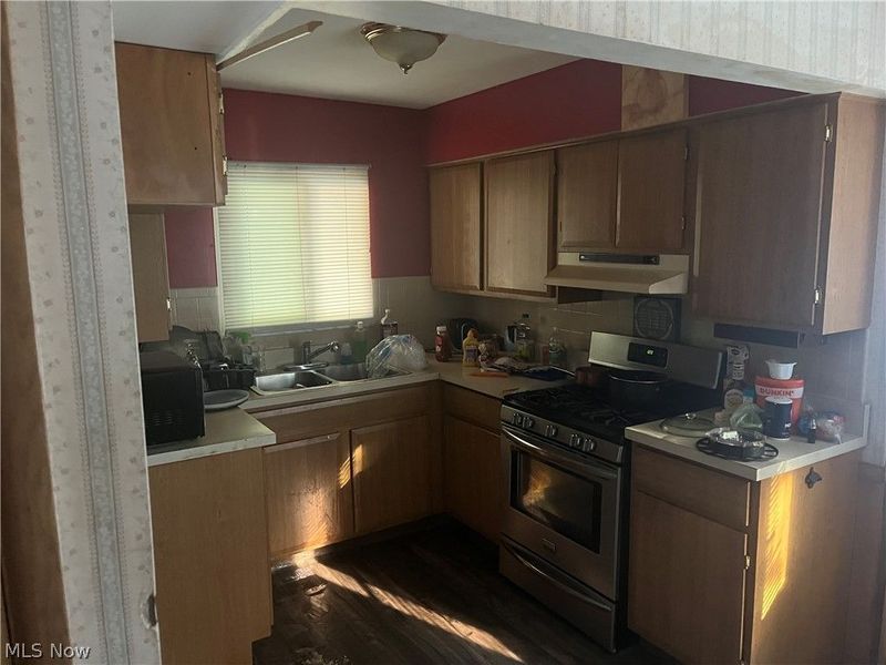 788 Valdes Avenue, Akron, OH 44320 Photo 8