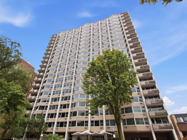 555 W Cornelia Avenue , Unit 1002, Chicago, IL 60657