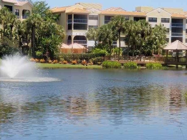 300 UNO LAGO Drive, Unit 103, Juno Beach, FL 33408