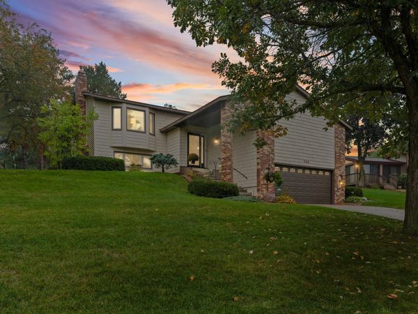 1142 Parkview Lane, Eagan, MN 55123