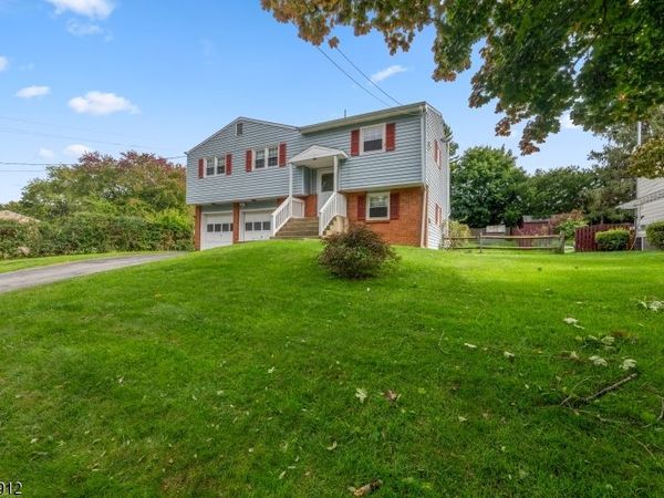 917 Grand Ave, Hackettstown, NJ 07840