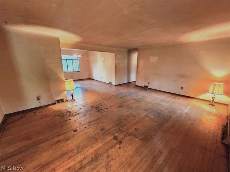 34357 White Road, Willoughby Hills, OH 44092 Photo 4