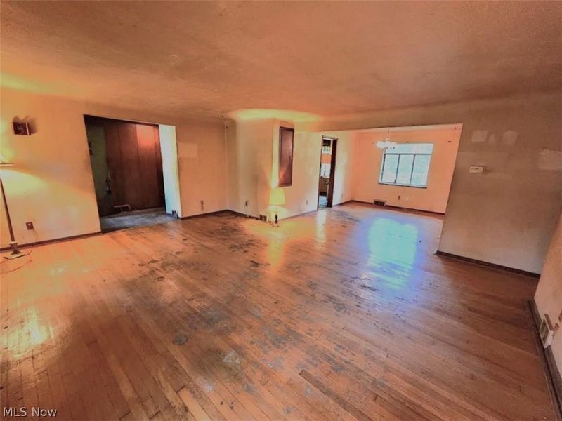 34357 White Road, Willoughby Hills, OH 44092 Photo 5