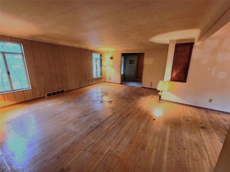 34357 White Road, Willoughby Hills, OH 44092 Photo 6