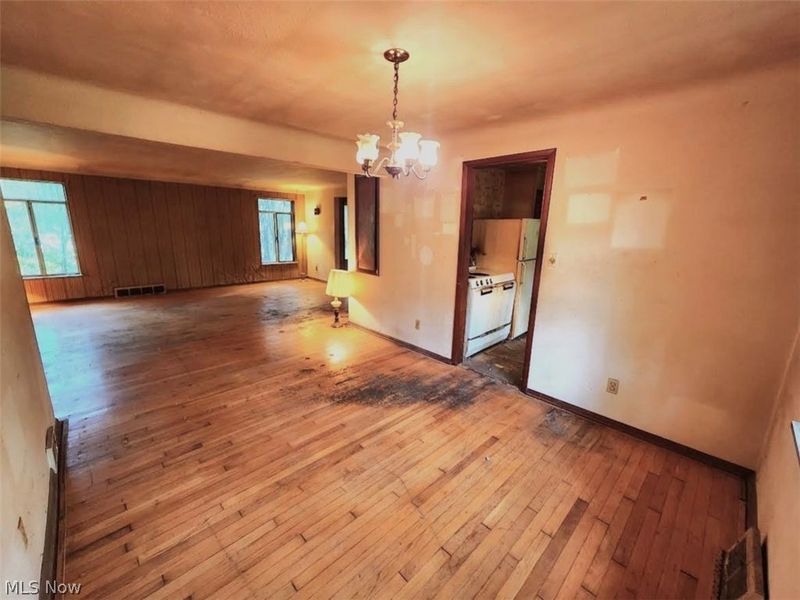 34357 White Road, Willoughby Hills, OH 44092 Photo 7