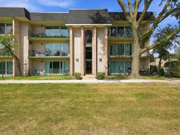 9200 S Pulaski Road, Unit 3E, Oak Lawn, IL 60453