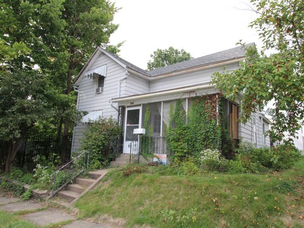 512 E High Street , Davenport, IA 52803