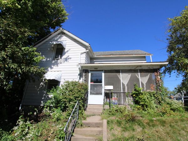 512 E High Street , Davenport, IA 52803
