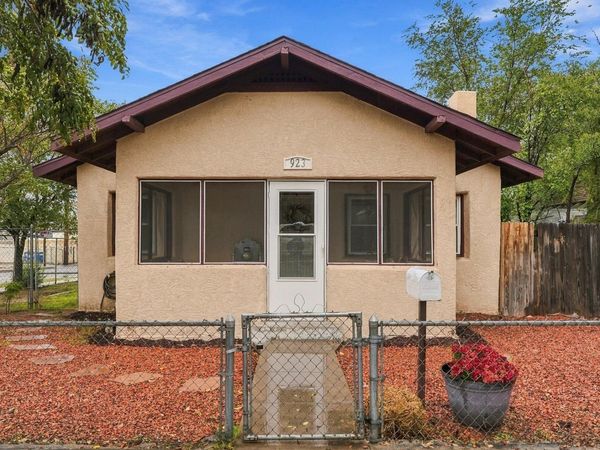 923 Arno Street SE, Albuquerque, NM 87102